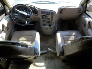 2002 Chevrolet Astro Cargo YF7 Upfitter with VIN 1GBDM19X32B127879, listed as a Copart auction lot 77438464 with 200,955 mi miles and Salvage Title. Bid and sale history available at carsss.com. Image 8.