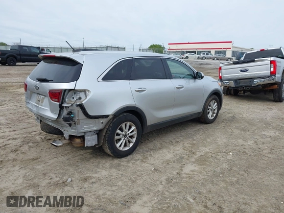 2019 Kia Sorento LX V6 with VIN 5XYPG4A5XKG489337, listed as a IAAI auction lot 41848949 with 101,510 mi miles. Bid and sale history available at carsss.com. Image 4.