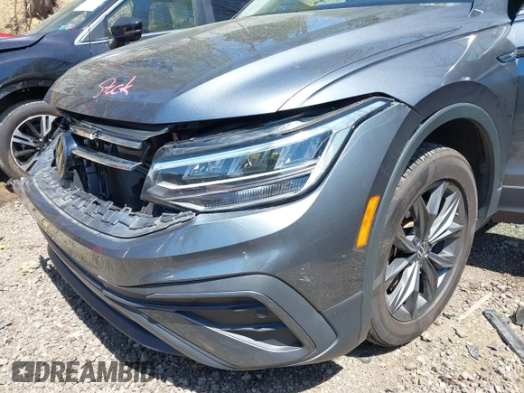 2022 Volkswagen Tiguan SE with VIN 3VV2B7AXXNM019538, listed as a IAAI auction lot 42109211 with 30,576 mi miles and . Bid and sale history available at DreamBid. Image 20.
