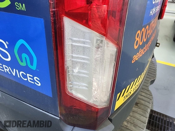 2016 Ford Transit Cargo z VIN 1FTYE1YM4GKB13059, wystawiony jako IAAI lot #42626529 z przebiegiem 260 756 mil mil oraz . Historia ofert i sprzedaży dostępna na DreamBid. Obrazek 36.
