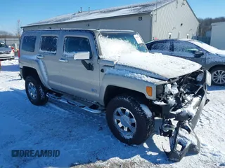 2006 Hummer H3 with VIN 5GTDN136168228942, listed as a IAAI auction lot 41589750 with 301,051 mi miles and . Bid and sale history available at DreamBid. Image 1.