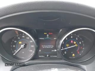 2017 Jaguar XF 35t Premium with VIN SAJBD4BV4HCY27802, listed as a IAAI auction lot 41076758 with 106,298 mi miles. Bid and sale history available at carsss.com. Image 7.