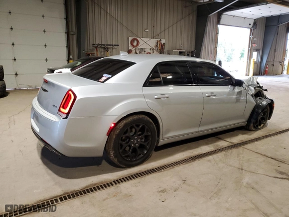 2019 Chrysler 300 Touring with VIN 2C3CCARG0KH603625, listed as a Copart auction lot 74351874 with 124,034 mi miles and Salvage Title. Bid and sale history available at carsss.com. Image 3.