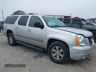 2014 GMC Yukon XL SLT with VIN 1GKS1KE08ER188302, listed as a IAAI auction lot 41531485 with 196,810 mi miles. Bid and sale history available at carsss.com. Image 1.