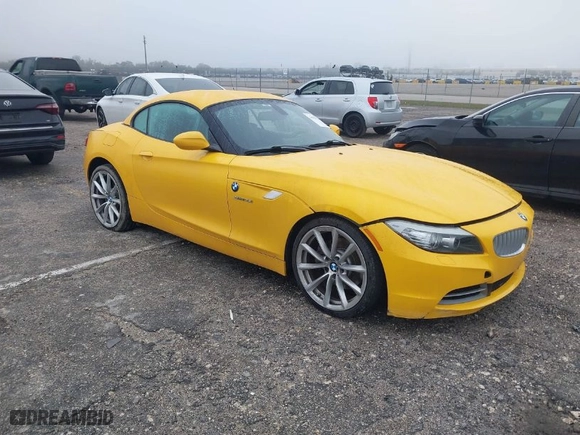 2011 BMW Z4 sDrive35i with VIN WBALM7C58BE383383, listed as a IAAI auction lot 41381714 with NaN miles. Bid and sale history available at carsss.com. Image 1.