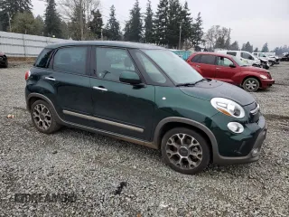 2014 FIAT 500L Trekking with VIN ZFBCFADH7EZ019538, listed as a Copart auction lot 82494444 with 18,550 mi miles and Salvage Title. Bid and sale history available at carsss.com. Image 4.