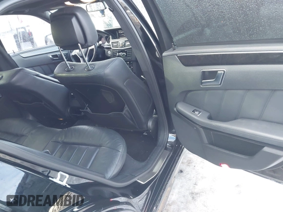 2013 Mercedes-Benz E 550 Sport z VIN WDDHF9BB9DA762365, wystawiony jako IAAI lot #41481101 z przebiegiem 172 376 mil mil oraz . Historia ofert i sprzedaży dostępna na DreamBid. Obrazek 8.