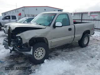 2000 Chevrolet Silverado 1500 with VIN 1GCEK14T1YZ362274, listed as a IAAI auction lot 41636856 with 136,879 mi miles. Bid and sale history available at carsss.com. Image 18.