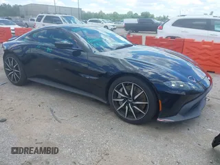 2020 Aston Martin Vantage z VIN SCFSMGAW4LGN03097, wystawiony jako IAAI lot #42227516 z przebiegiem Nie podano mil oraz . Historia ofert i sprzedaży dostępna na DreamBid. Obrazek 1.