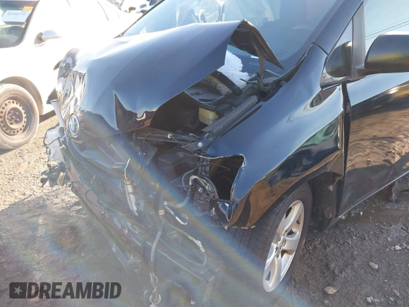 2017 Toyota Sienna L with VIN 5TDZZ3DC5HS774580, listed as a IAAI auction lot 41307502 with Not Provided miles and . Bid and sale history available at DreamBid. Image 6.