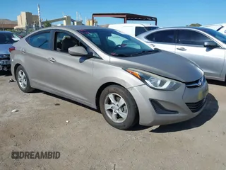 2015 Hyundai Elantra SE z VIN 5NPDH4AE8FH548965, wystawiony jako IAAI lot #42268202 z przebiegiem 178 107 mil mil oraz . Historia ofert i sprzedaży dostępna na DreamBid. Obrazek 1.