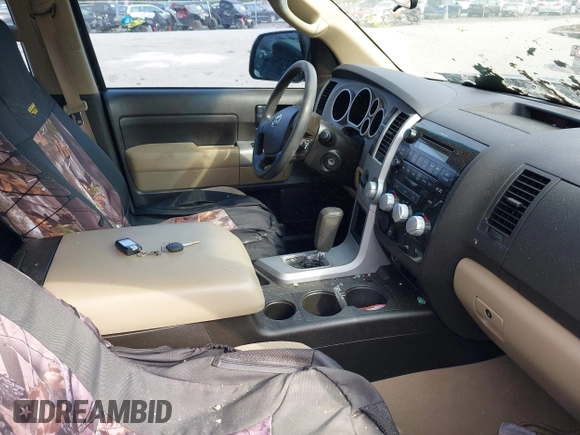 2007 Toyota Tundra SR5 z VIN 5TFBT54117X005726, wystawiony jako IAAI lot #42105716 z przebiegiem 84 828 mil mil oraz . Historia ofert i sprzedaży dostępna na DreamBid. Obrazek 5.