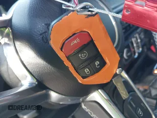2023 Jeep Gladiator Overland z VIN 1C6HJTFG9PL507484, wystawiony jako IAAI lot #41486457 z przebiegiem 54 871 mil mil oraz . Historia ofert i sprzedaży dostępna na DreamBid. Obrazek 11.