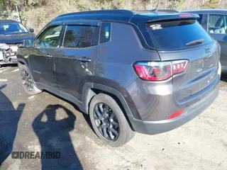 2022 Jeep Compass Latitude with VIN 3C4NJCBBXNT188054, listed as a IAAI auction lot 41188781 with 75,190 mi miles and . Bid and sale history available at carsss.com. Image 3.