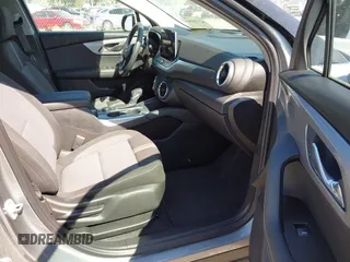 2025 Chevrolet Blazer LT с VIN 3GNKBHR41SS192166, выставлен на аукционе IAAI как лот 42720283 с пробегом 8 678 миль миль и . История ставок и продаж доступна на DreamBid. Изображение 5.