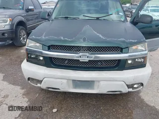 2002 Chevrolet Avalanche with VIN 3GNEC13T62G218460, listed as a IAAI auction lot 42511292 with 317,292 mi miles and . Bid and sale history available at DreamBid. Image 6.