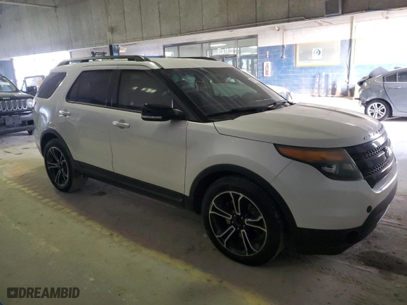2015 Ford Explorer Sport with VIN 1FM5K8GT3FGA29003, listed as a Copart auction lot 89177035 with 204,000 mi miles and Clean Title. Bid and sale history available at carsss.com. Image 4.