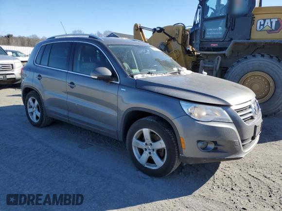 2010 Volkswagen Tiguan SEL with VIN WVGBV7AX2AW530401, listed as a Copart auction lot 45783555 with 138,454 mi miles and Clean Title. Bid and sale history available at DreamBid. Image 4.