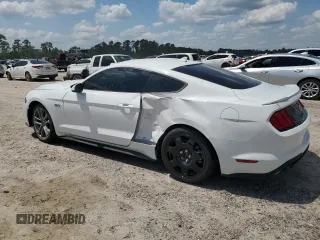2021 Ford Mustang GT z VIN 1FA6P8CF2M5117291, wystawiony jako Copart lot #56486855 z przebiegiem 31 183 mil mil oraz Szkody całkowita. Historia ofert i sprzedaży dostępna na DreamBid. Obrazek 2.