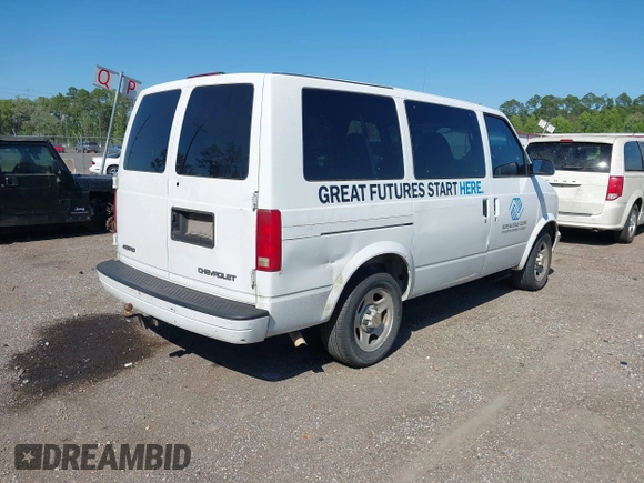 2005 Chevrolet Astro with VIN 1GNDM19X15B125037, listed as a IAAI auction lot 42027571 with 260,176 mi miles. Bid and sale history available at carsss.com. Image 4.