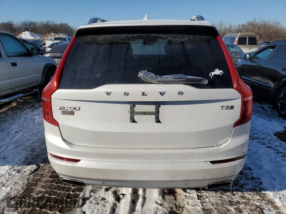 2016 Volvo XC90 Momentum with VIN YV4102XK7G1059071, listed as a Copart auction lot 89125005 with 134,249 mi miles and Clean Title. Bid and sale history available at carsss.com. Image 6.