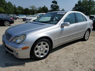 2005 Mercedes-Benz C 320 with VIN WDBRF64J95F557858, listed as a Copart auction lot 68310604 with 162,849 mi miles and Salvage Title. Bid and sale history available at DreamBid. Image 1.
