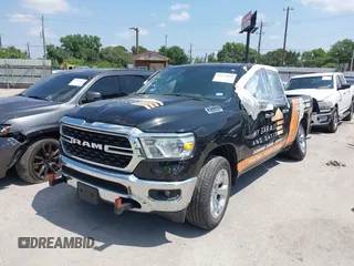 2022 Ram 1500 Big Horn z VIN 1C6RREBT9NN464360, wystawiony jako IAAI lot #42172422 z przebiegiem 29 450 mil mil oraz . Historia ofert i sprzedaży dostępna na DreamBid. Obrazek 2.