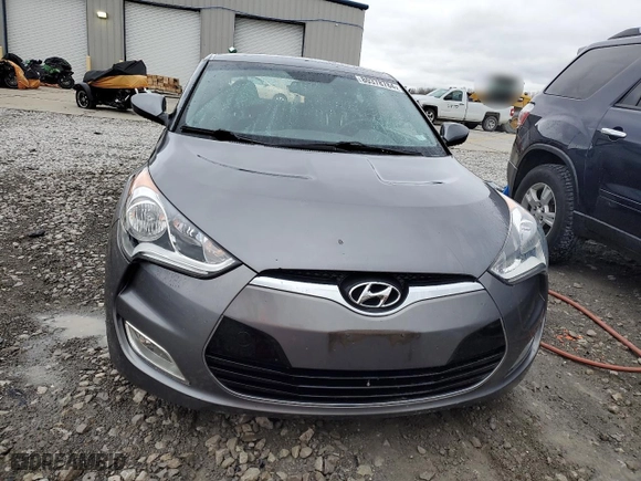 2015 Hyundai Veloster with VIN KMHTC6AD2FU229477, listed as a Copart auction lot 80378784 with 82,690 mi miles and Salvage Title. Bid and sale history available at carsss.com. Image 5.