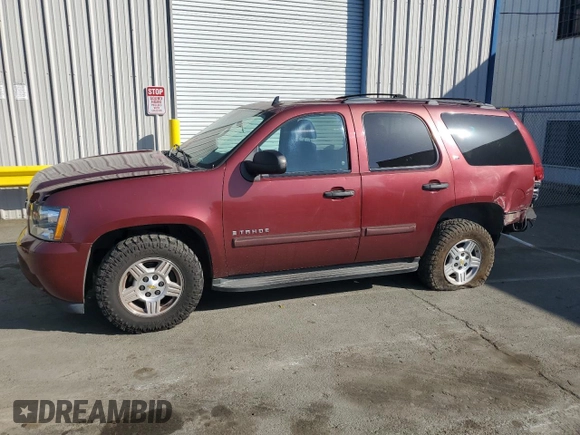 2008 Chevrolet Tahoe LS z VIN 1GNFC13C98R173690, wystawiony jako Copart lot #55685055 z przebiegiem 238 552 mil mil oraz Szkoda całkowita • Salvage title. Historia ofert i sprzedaży dostępna na DreamBid. Obrazek 1.