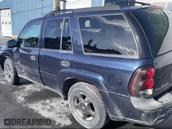 2007 Chevrolet TrailBlazer LS with VIN 1GNDT13S072187063, listed as a IAAI auction lot 41809118 with 122,816 mi miles. Bid and sale history available at carsss.com. Image 3.