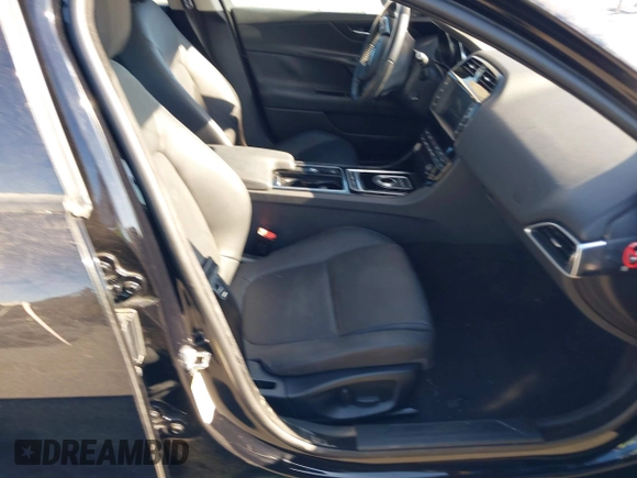 2018 Jaguar XE 25t Premium with VIN SAJAD4FX9JCP29457, listed as a IAAI auction lot 41255109 with 38,419 mi miles. Bid and sale history available at carsss.com. Image 5.