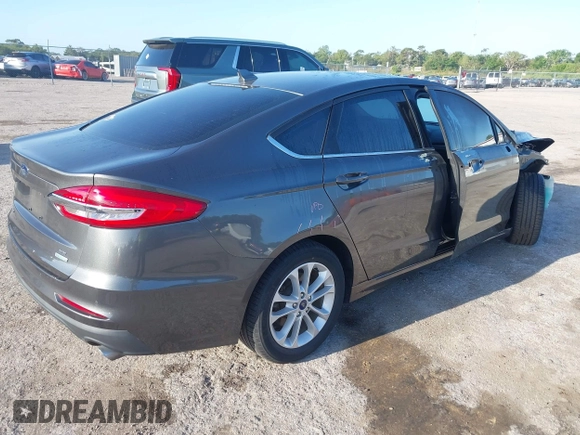 2020 Ford Fusion SE with VIN 3FA6P0HDXLR263572, listed as a IAAI auction lot 41989167 with 42,522 mi miles. Bid and sale history available at carsss.com. Image 4.