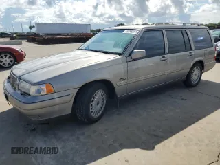 1995 Volvo 960 z VIN YV1KW9617S1025139, wystawiony jako Copart lot #74299394 z przebiegiem 92 545 mil mil oraz Szkody całkowita. Historia ofert i sprzedaży dostępna na DreamBid. Obrazek 1.