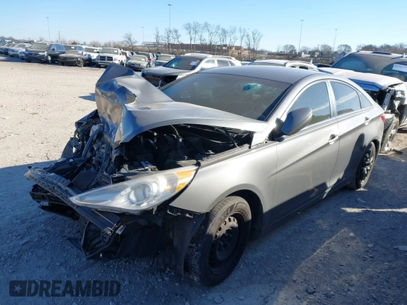 2013 Hyundai Sonata GLS z VIN 5NPEB4AC1DH582330, wystawiony jako IAAI lot #41400453 z przebiegiem Nie podano mil oraz . Historia ofert i sprzedaży dostępna na DreamBid. Obrazek 2.