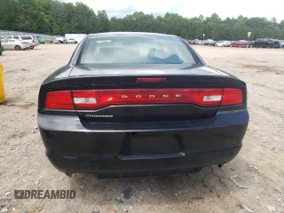 2013 Dodge Charger SE z VIN 2C3CDXBG3DH625499, wystawiony jako Copart lot #56881555 z przebiegiem 182 389 mil mil oraz Szkody całkowita. Historia ofert i sprzedaży dostępna na DreamBid. Obrazek 6.