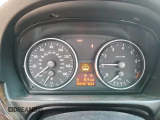 2007 BMW 3 Series 328xi z VIN WBAVT73557FZ35290, wystawiony jako Copart lot #48251955 z przebiegiem 287 728 mil mil oraz Szkoda całkowita • Salvage title. Historia ofert i sprzedaży dostępna na DreamBid. Obrazek 9.