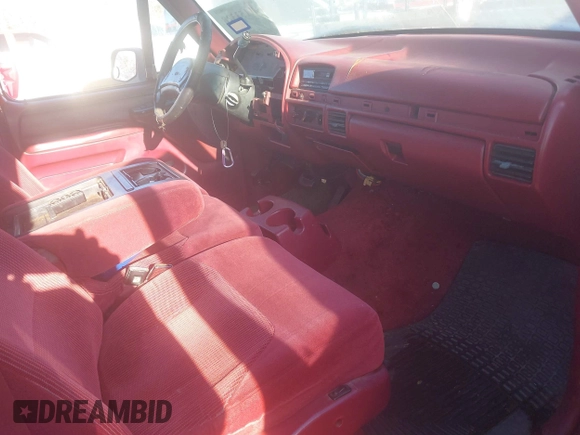 1996 Ford F-350 с VIN 1FTJW35F6TEB75457, выставлен на аукционе IAAI как лот 41153328 с пробегом Не указан миль и . История ставок и продаж доступна на DreamBid. Изображение 5.