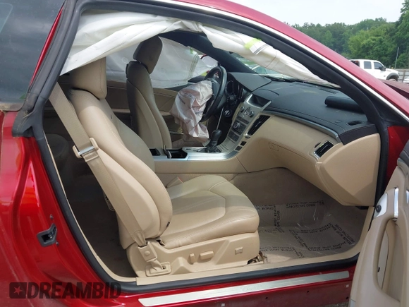 2014 Cadillac CTS Performance z VIN 1G6DG1E33E0135490, wystawiony jako IAAI lot #42274193 z przebiegiem 83 556 mil mil oraz . Historia ofert i sprzedaży dostępna na DreamBid. Obrazek 5.