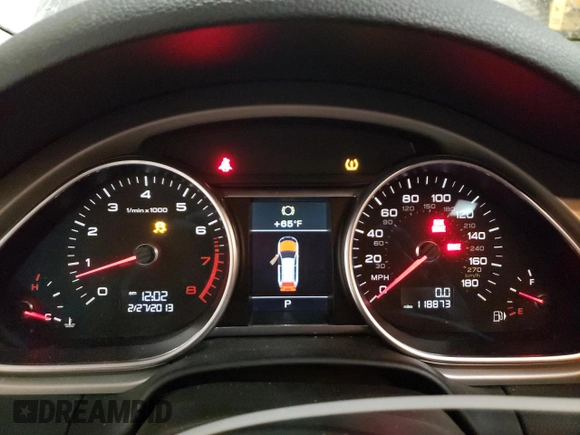 2015 Audi Q7 Premium Plus with VIN WA1LGAFEXFD028840, listed as a Copart auction lot 62537525 with 118,873 mi miles and Clean title. Bid and sale history available at DreamBid. Image 9.
