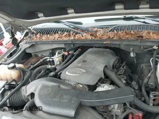 2004 Chevrolet Suburban LT с VIN 1GNEC16Z04J153140, выставлен на аукционе IAAI как лот 42945640 с пробегом 219 329 миль миль и . История ставок и продаж доступна на DreamBid. Изображение 12.