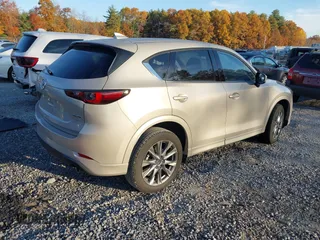 2024 Mazda CX-5 2.5 S Premium Package with VIN JM3KFBDL7R0470375, listed as a IAAI auction lot 40657155 with 8,584 mi miles. Bid and sale history available at carsss.com. Image 4.