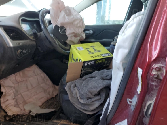 2014 Jeep Cherokee Trailhawk z VIN 1C4PJMBS3EW273505, wystawiony jako Copart lot #53921475 z przebiegiem 164 231 mil mil oraz Szkoda całkowita • Salvage title. Historia ofert i sprzedaży dostępna na DreamBid. Obrazek 7.