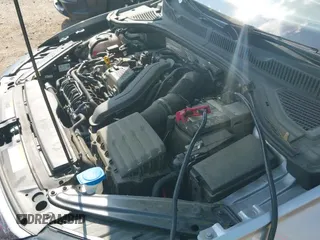 2024 Volkswagen Jetta S z VIN 3VW5M7BU7RM004427, wystawiony jako IAAI lot #43044795 z przebiegiem 41 994 mil mil oraz . Historia ofert i sprzedaży dostępna na DreamBid. Obrazek 12.
