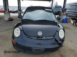 2010 Volkswagen New Beetle Coupe with VIN 3VWPG3AG8AM036554, listed as a Copart auction lot 52403365 with 138,857 mi miles and Salvage Title. Bid and sale history available at carsss.com. Image 5.