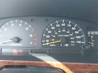 1996 Toyota 4Runner SR5 z VIN JT3GN86R3T0004069, wystawiony jako IAAI lot #42277253 z przebiegiem 300 768 mil mil oraz . Historia ofert i sprzedaży dostępna na DreamBid. Obrazek 7.