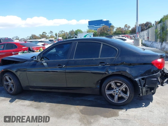2013 BMW 3 Series 320i с VIN WBA3B1C57DK128344, выставлен на аукционе IAAI как лот 42259273 с пробегом 105 213 миль миль и . История ставок и продаж доступна на DreamBid. Изображение 14.