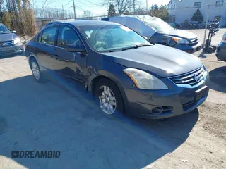 2012 Nissan Altima S z VIN 1N4AL2AP7CN436733, wystawiony jako IAAI lot #41634332 z przebiegiem 182 638 mil mil oraz . Historia ofert i sprzedaży dostępna na DreamBid. Obrazek 1.
