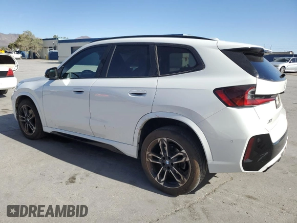 2023 BMW X1 xDrive28i с VIN WBX73EF07P5W78545, выставлен на аукционе Copart как лот 54510885 с пробегом 15 197 миль миль и Списание • Salvage title. История ставок и продаж доступна на DreamBid. Изображение 2.