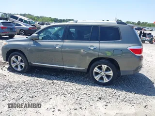 2011 Toyota Highlander Limited with VIN 5TDYK3EH8BS031915, listed as a IAAI auction lot 41984426 with 170,347 mi miles and . Bid and sale history available at DreamBid. Image 14.