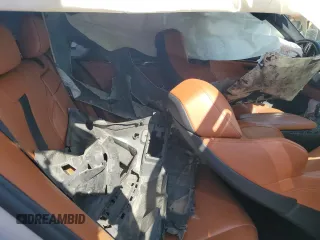 2021 BMW M5 z VIN WBS83CH00MCF66384, wystawiony jako Copart lot #55324995 z przebiegiem Nie podano mil oraz Szkody całkowita. Historia ofert i sprzedaży dostępna na DreamBid. Obrazek 10.